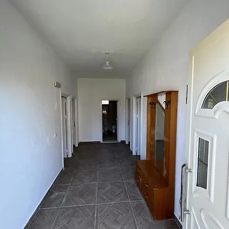 Apartment Xhulio Golem (Tirana)